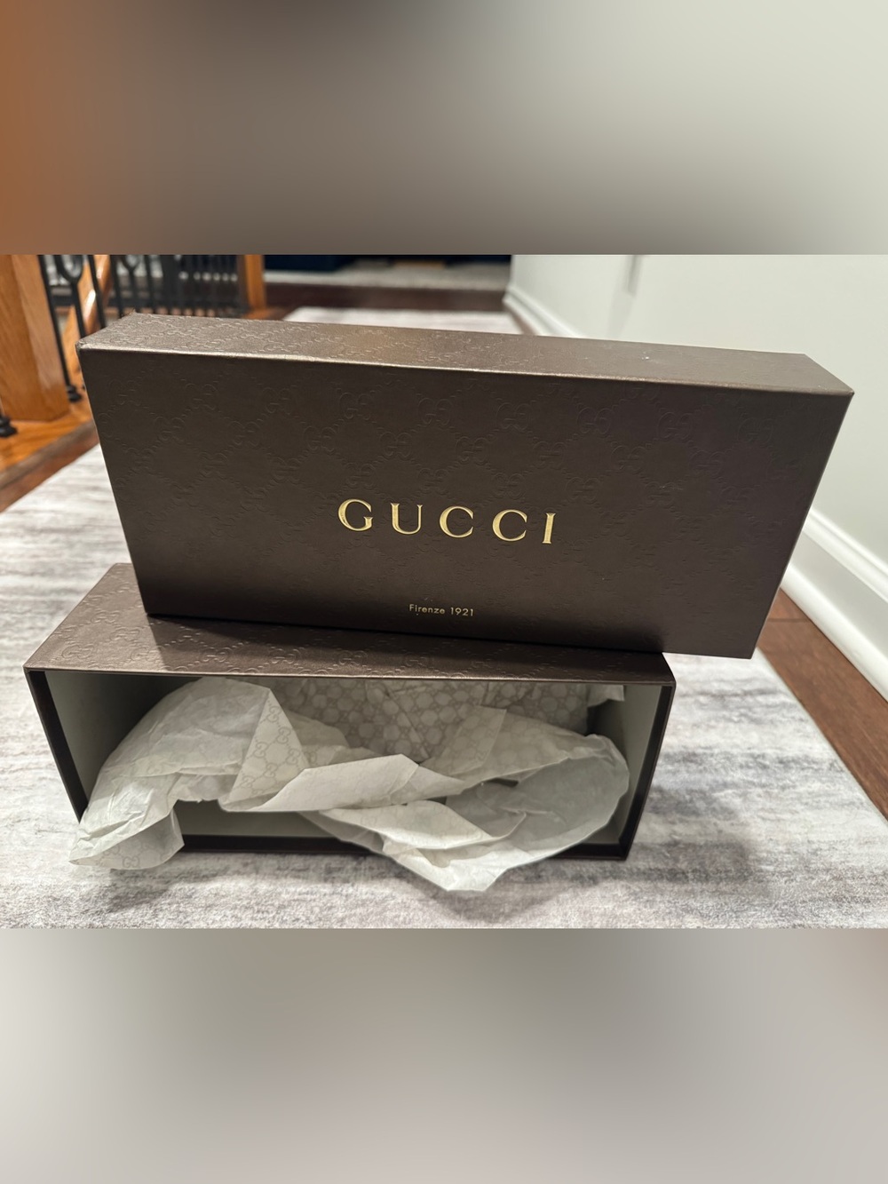 Gucci Brown Box with Gold Logo and Branded Tissue - Picture 4 of 10